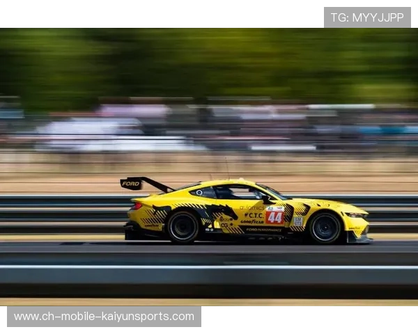 赛车比赛最后一圈大逆转，冠军泪洒领奖台